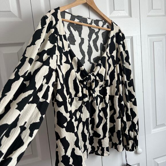 Ava & Viv  Black Abstract  Long Sleeve Sweetheart Knit Blouse NWT - Picture 7 of 7